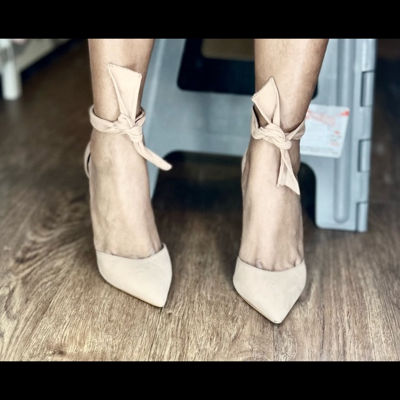 Heels - Picture 7 of 7